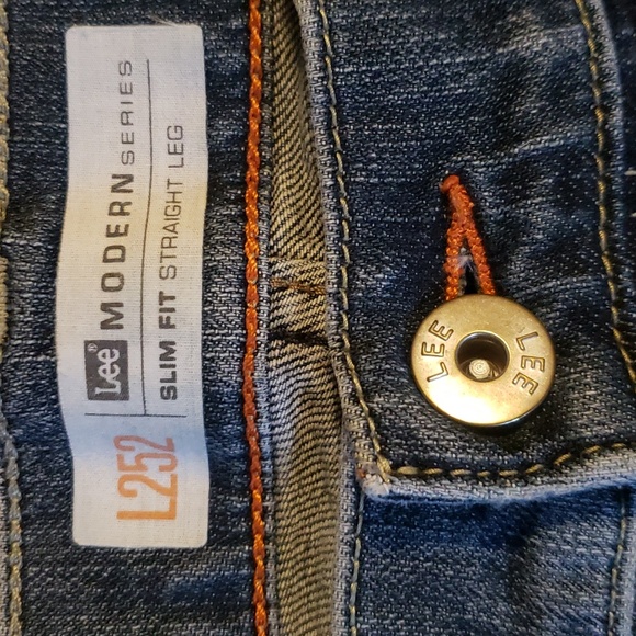 MENS LEE JEANS 34X30, STRAIGHT LEG SLIM FIT - Picture 3 of 5